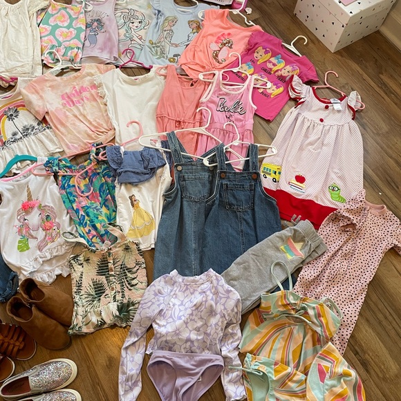 Girls summer bundle - Picture 4 of 4